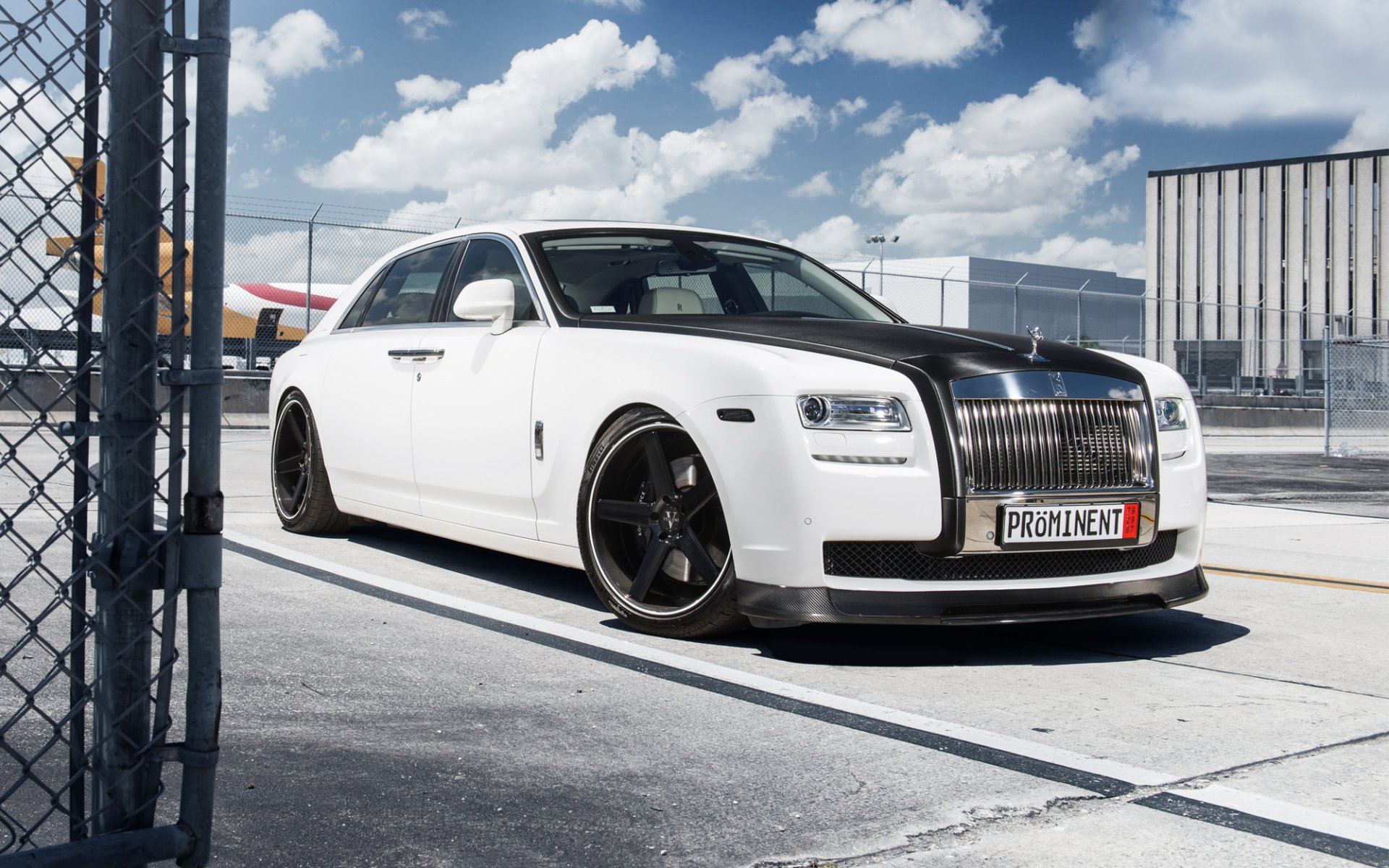 rolls royce duch tuning biały