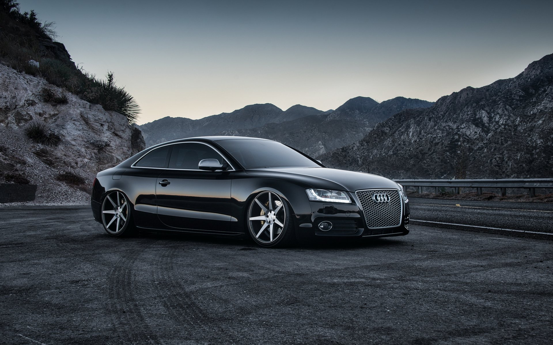 audi rs5 voiture tuning noir