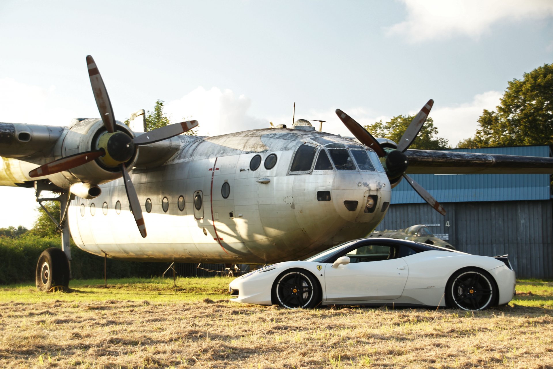 ferrari 458 italia weiß flugzeug ferrari italien profil flugzeug