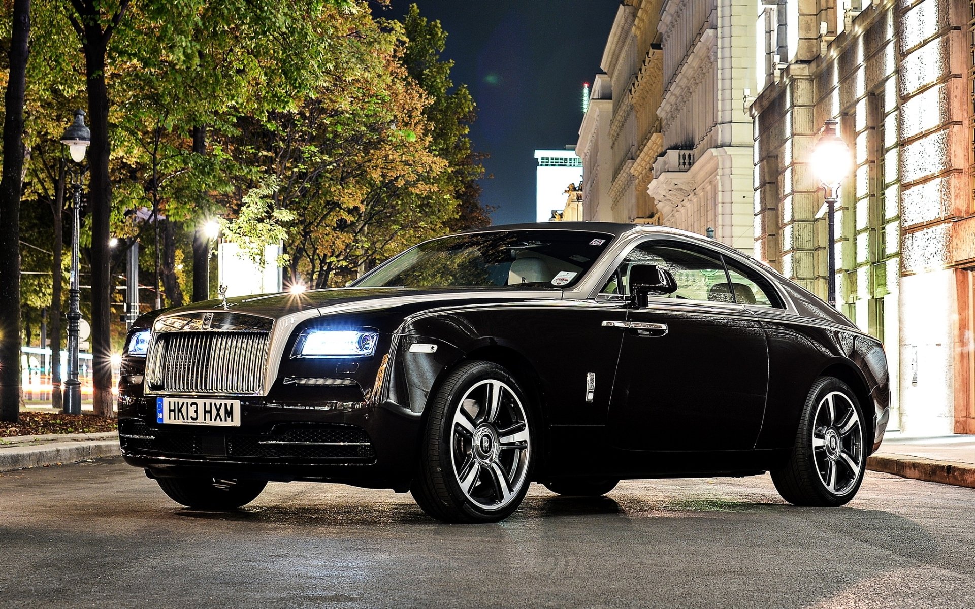 rolls-royce geist rolls-royce reis front straße bäume nacht