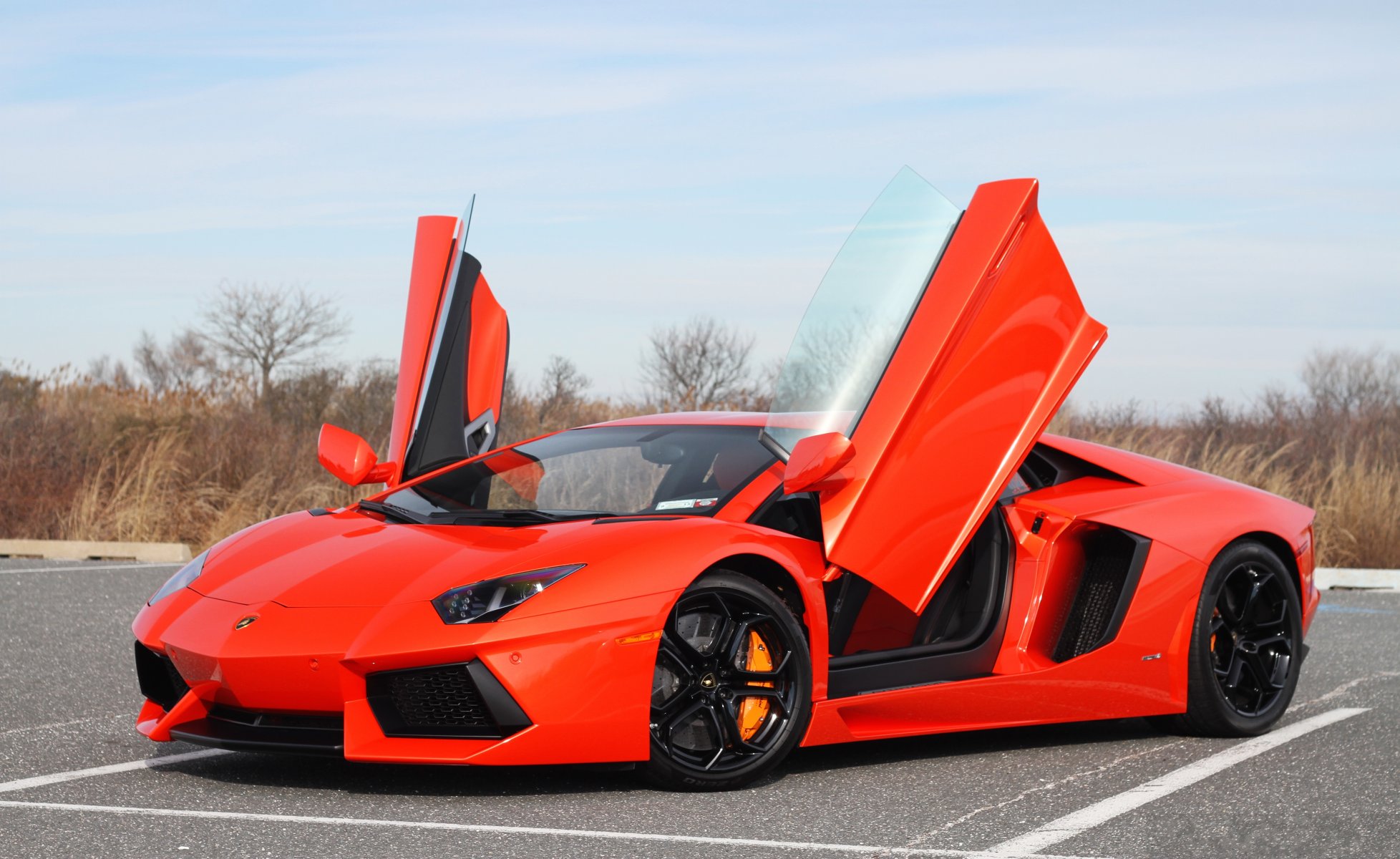 lamborghini aventador lp700-4 naranja lamborghini aventador vista lateral llantas negras