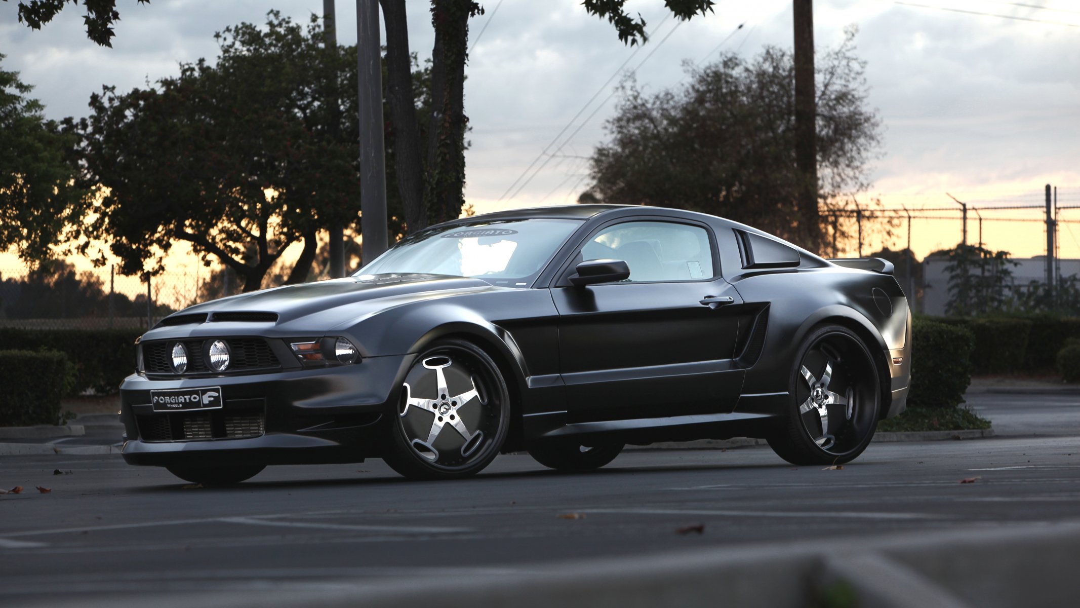 straße auto ford mustang tuning felgen schick eleganz eleganz bäume himmel sonnenuntergang