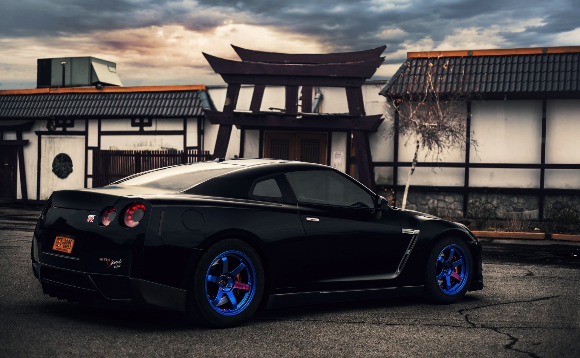 nissan gt-r r35 ruedas azules trasero