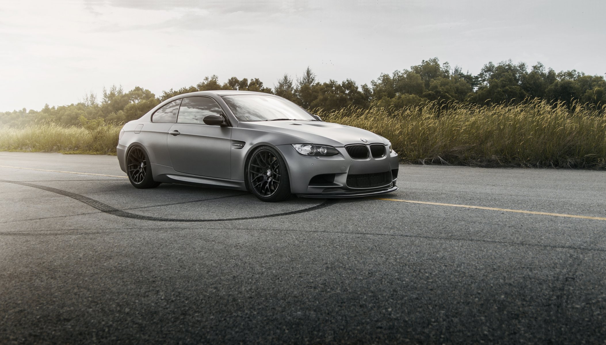 bmw m3 e92 szary bmw droga paski