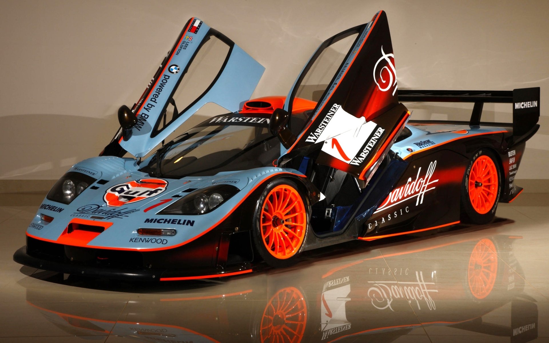 mclaren f1 gtr longtail mclaren f1 gtr supercar hypercar avant voiture de course portes réflexion fond