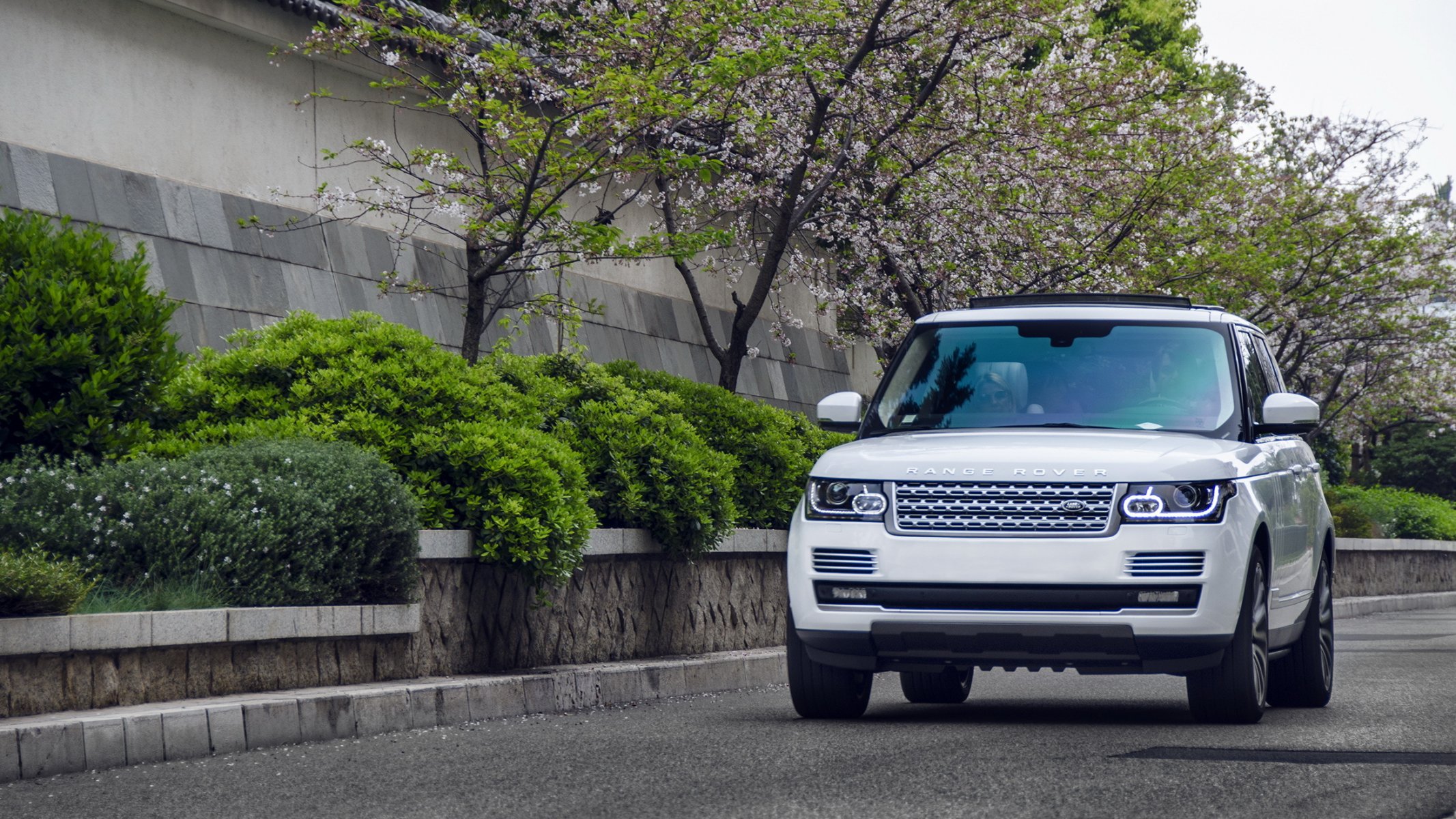 range rover moda monaco biały