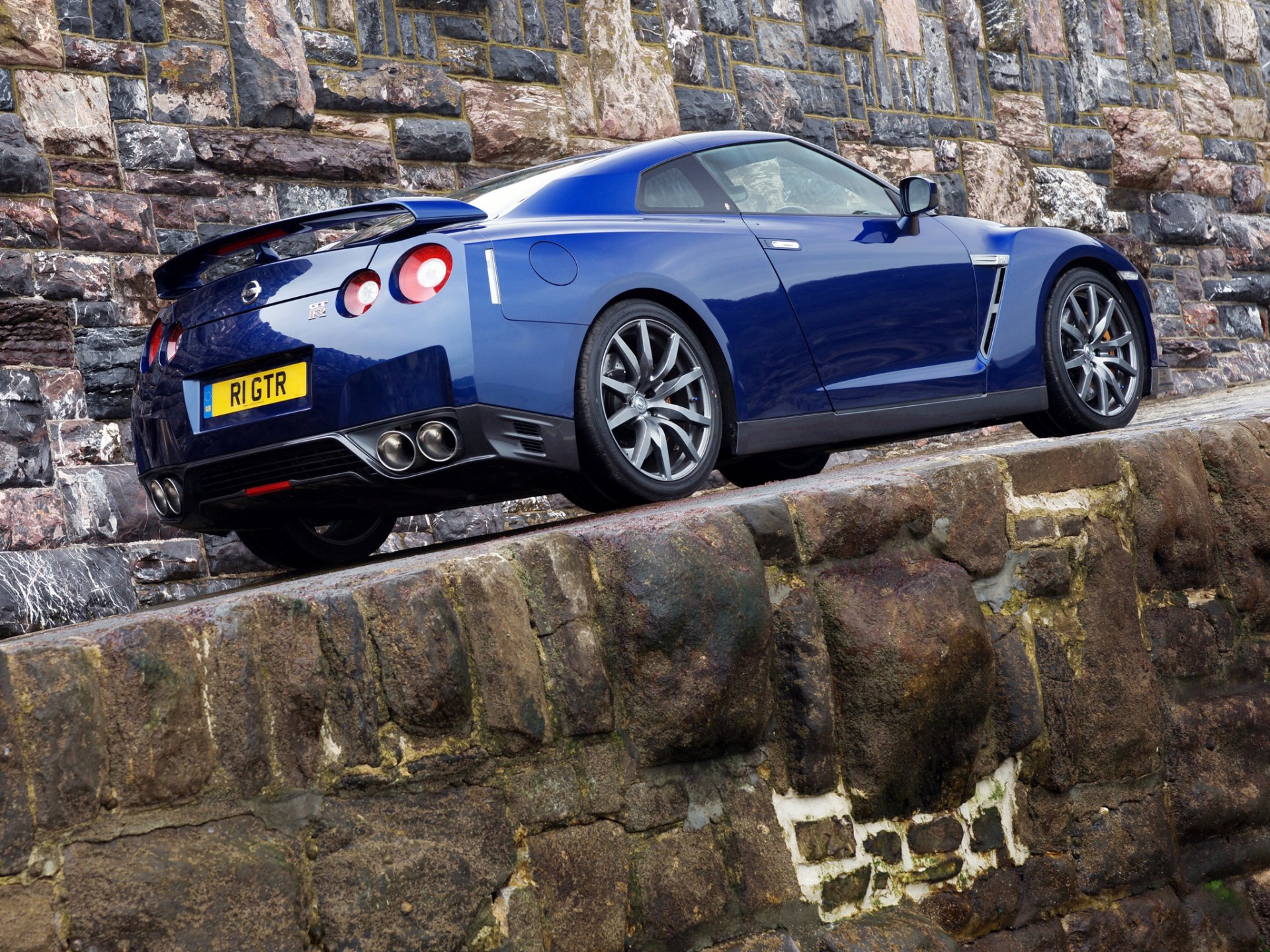 autos autos nissan nissan skyline r35 gt-r