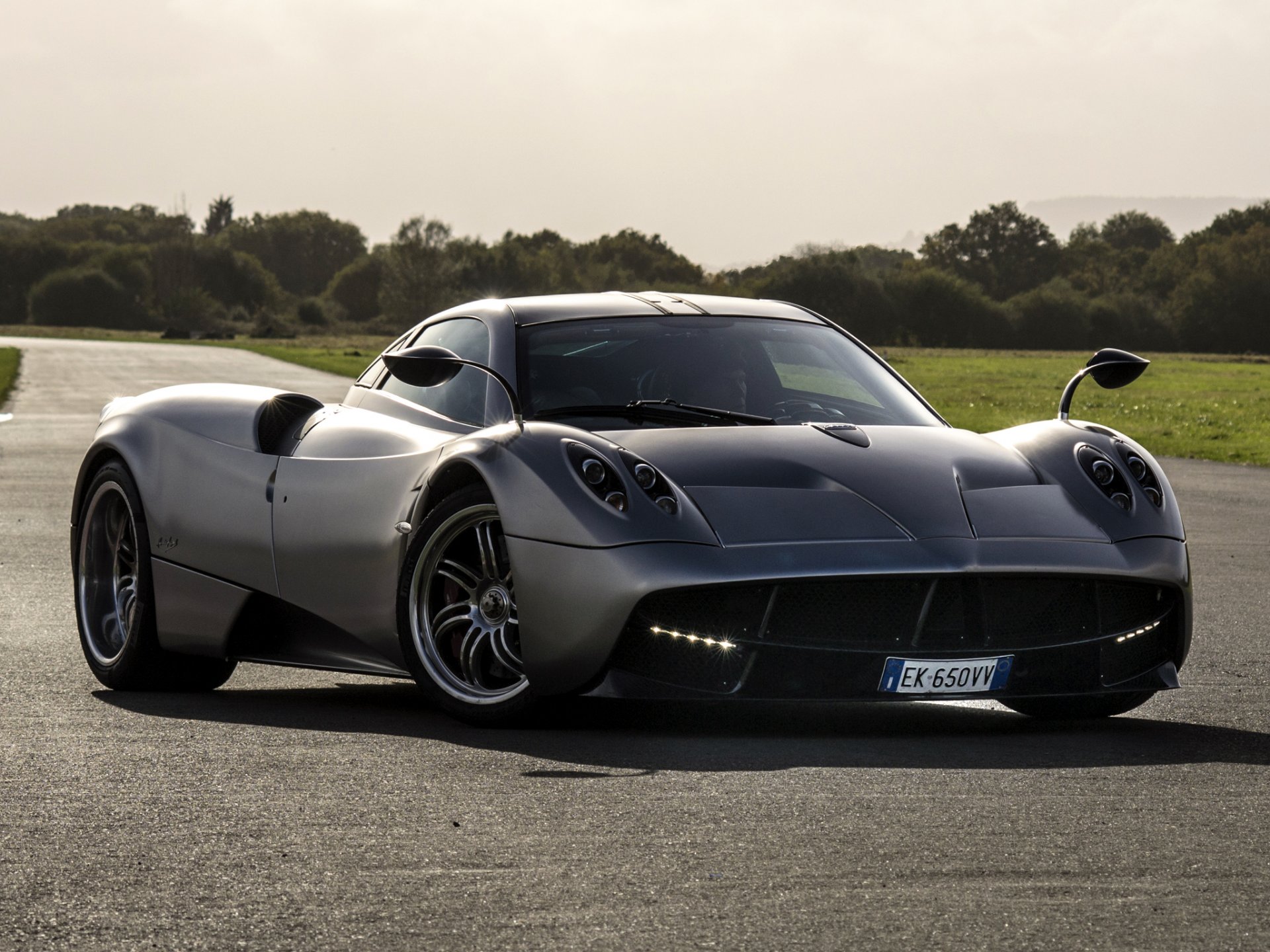 pagani huayra supercar