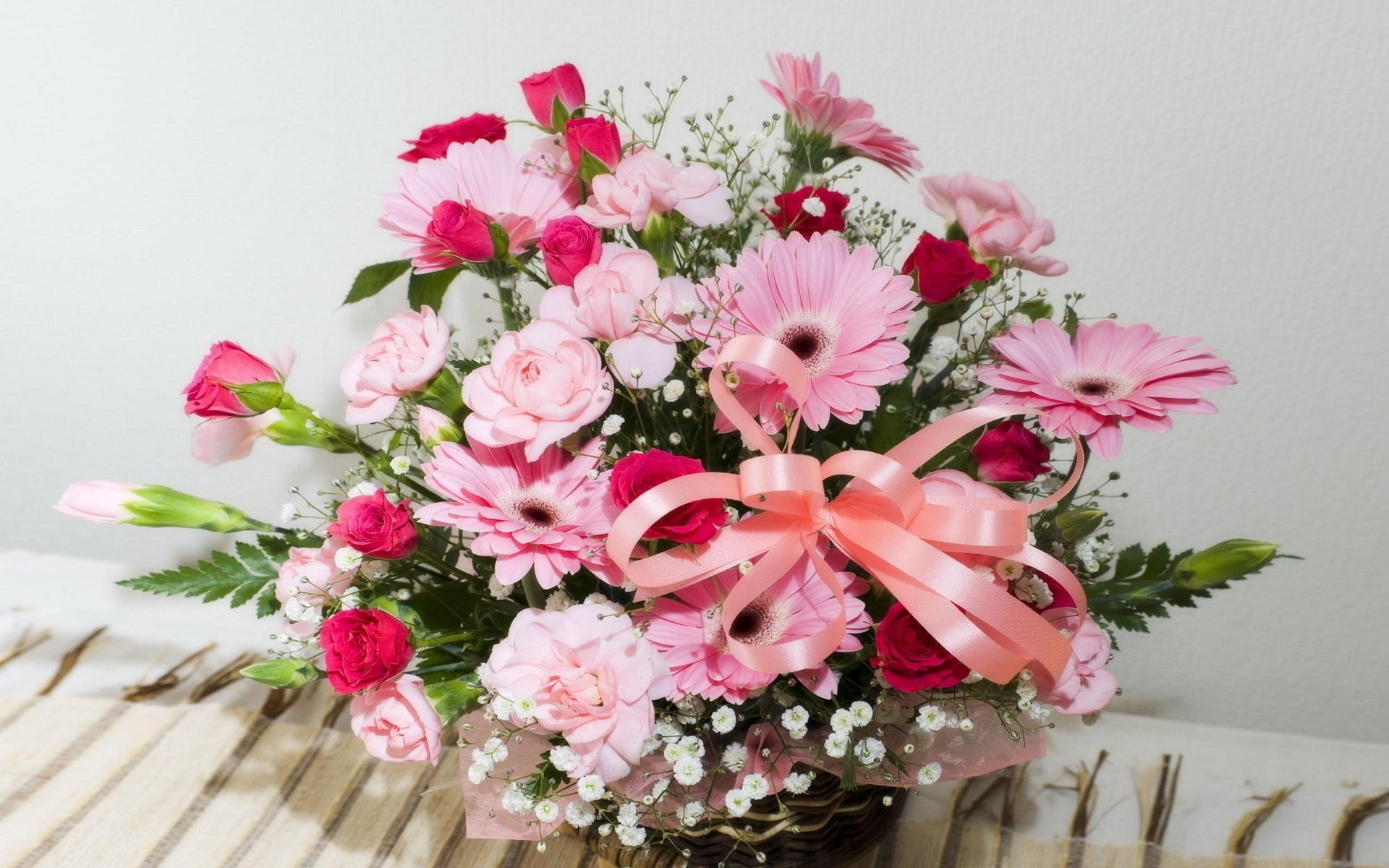 bouquet gerbera nastro fiori cesto