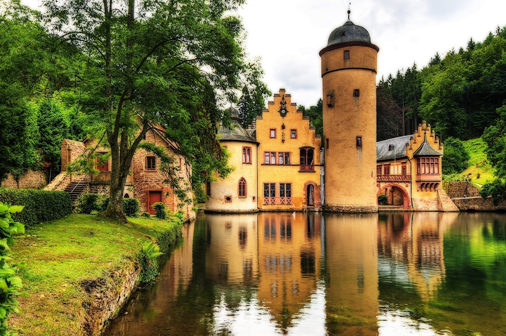 château château de mespelbrunn castle eau germany allemagne