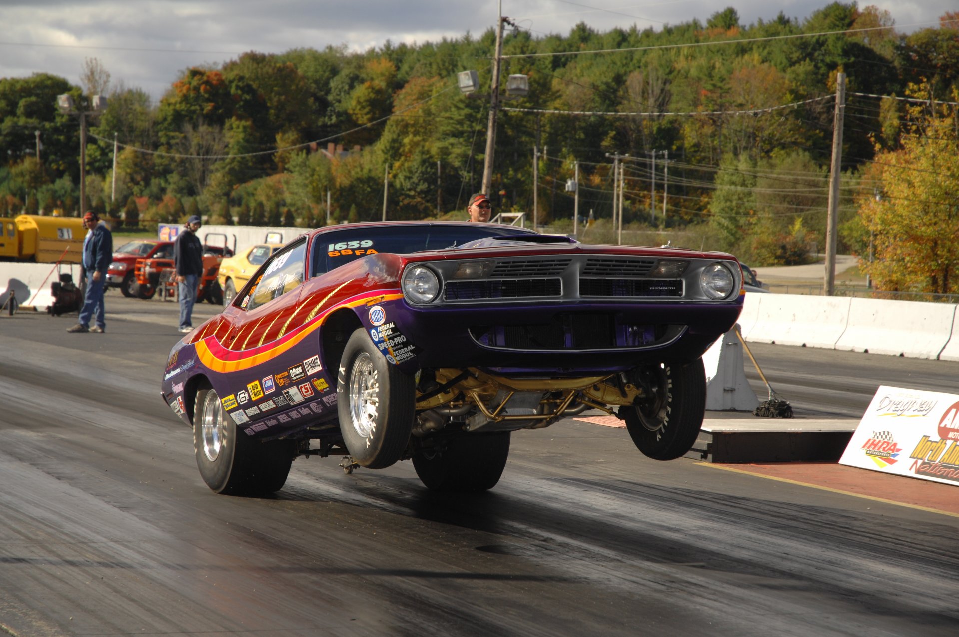 plymouth barracuda dwudrzwiowy samochód kolorowanka. tuning start zryw wyścigi