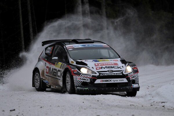 Winter snow drift of the Ford fiesta car