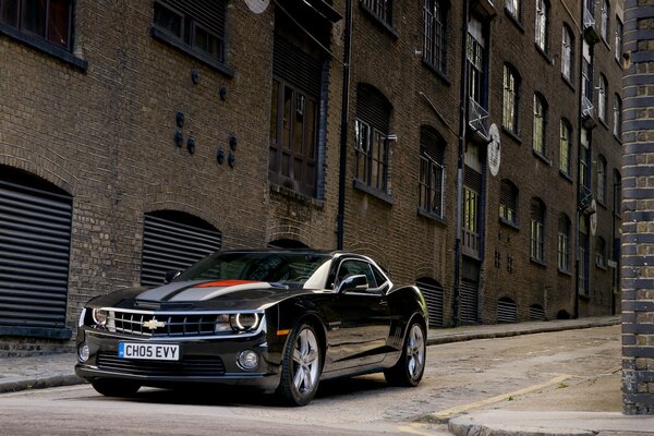 Photo de voiture chevrolet camaro couleur noir métallique