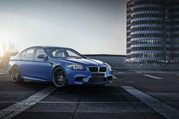 Carta da parati bmw M5 f10 Monte Carlo blu