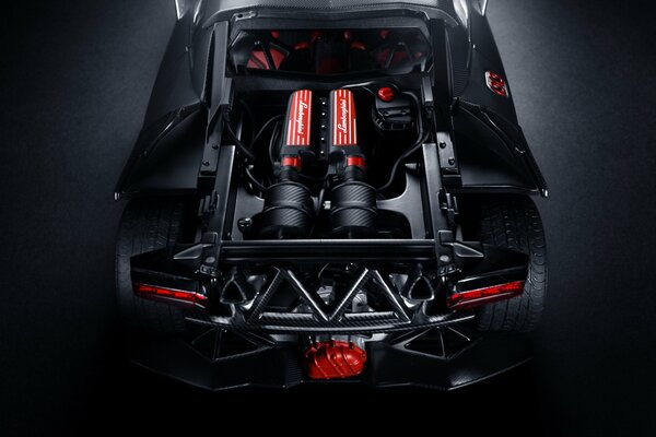 Lamborghini sesto nero. vano motore, motore. vista posteriore