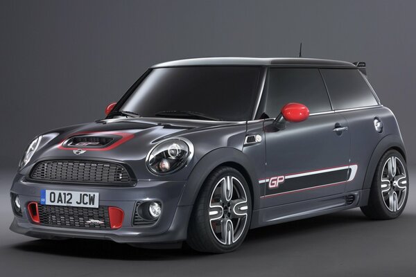 El MINI Hatch John Cooper Works GP en gris