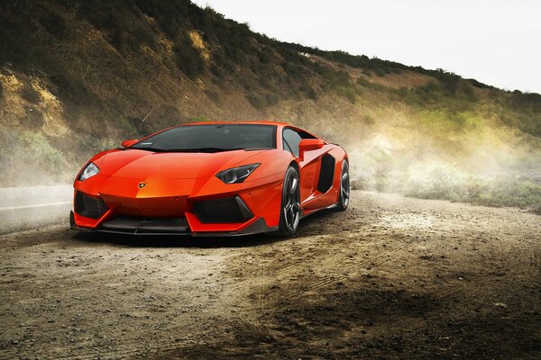 Frecher roter Lamborghini aventador