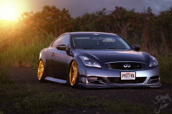 Tuning auto Infiniti G35 macchina da sogno