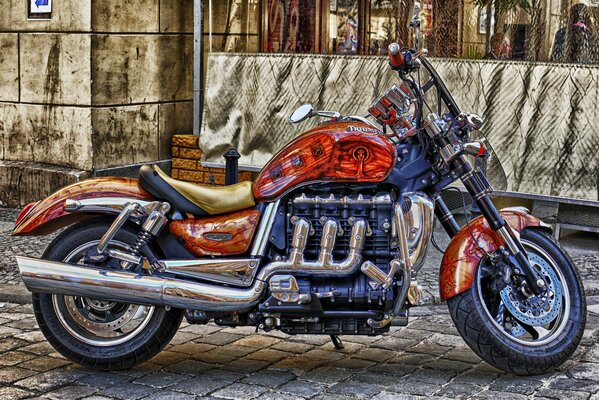 Streetfighter británico Triumph rocket iii