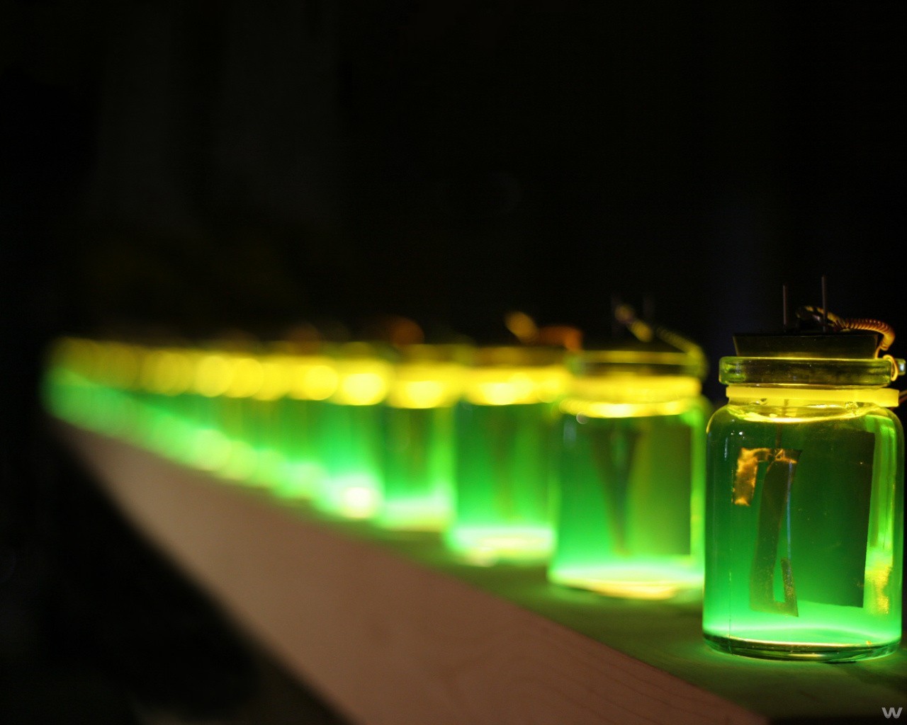 green jars glow