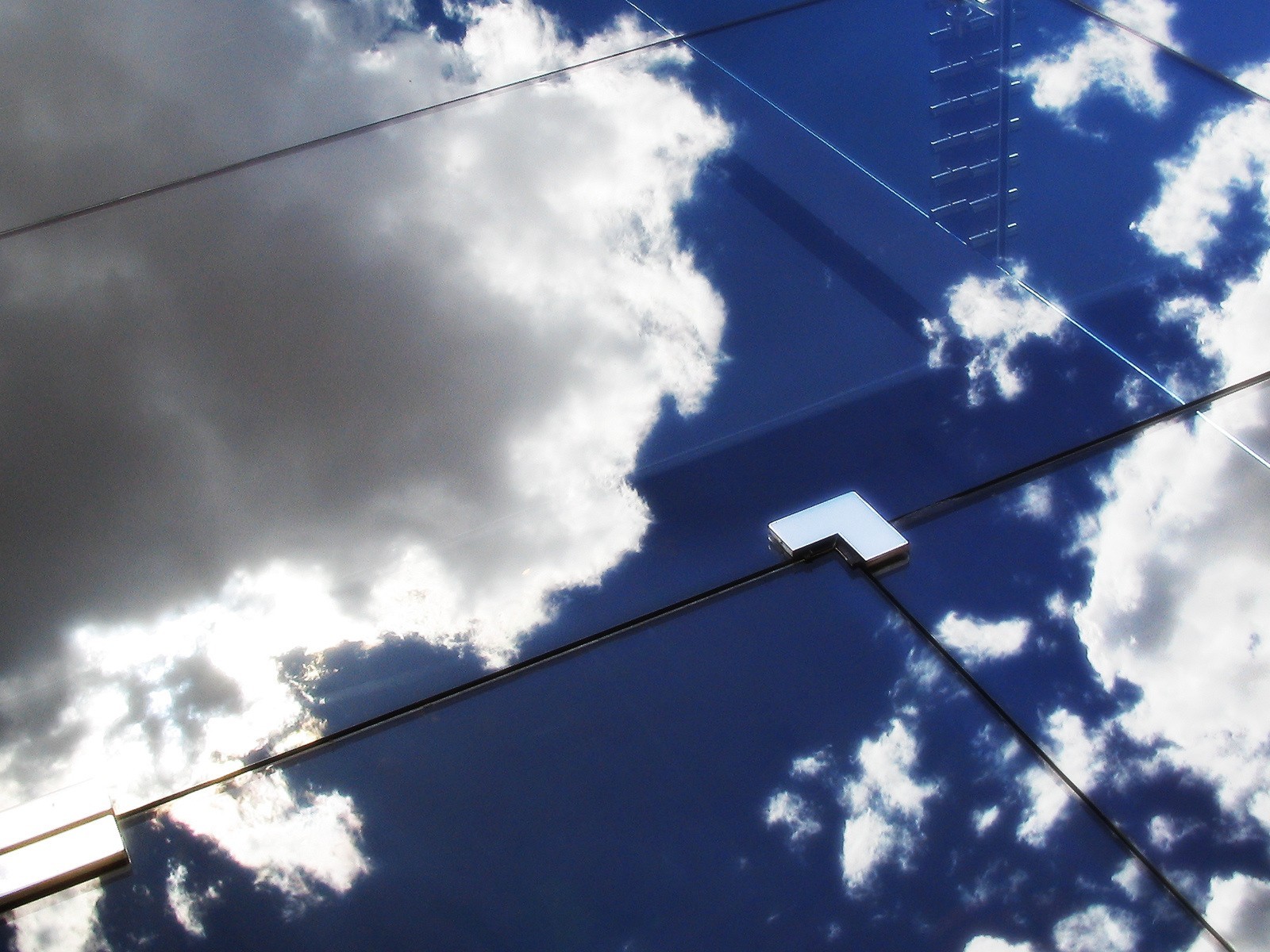 nuages verre réflexion