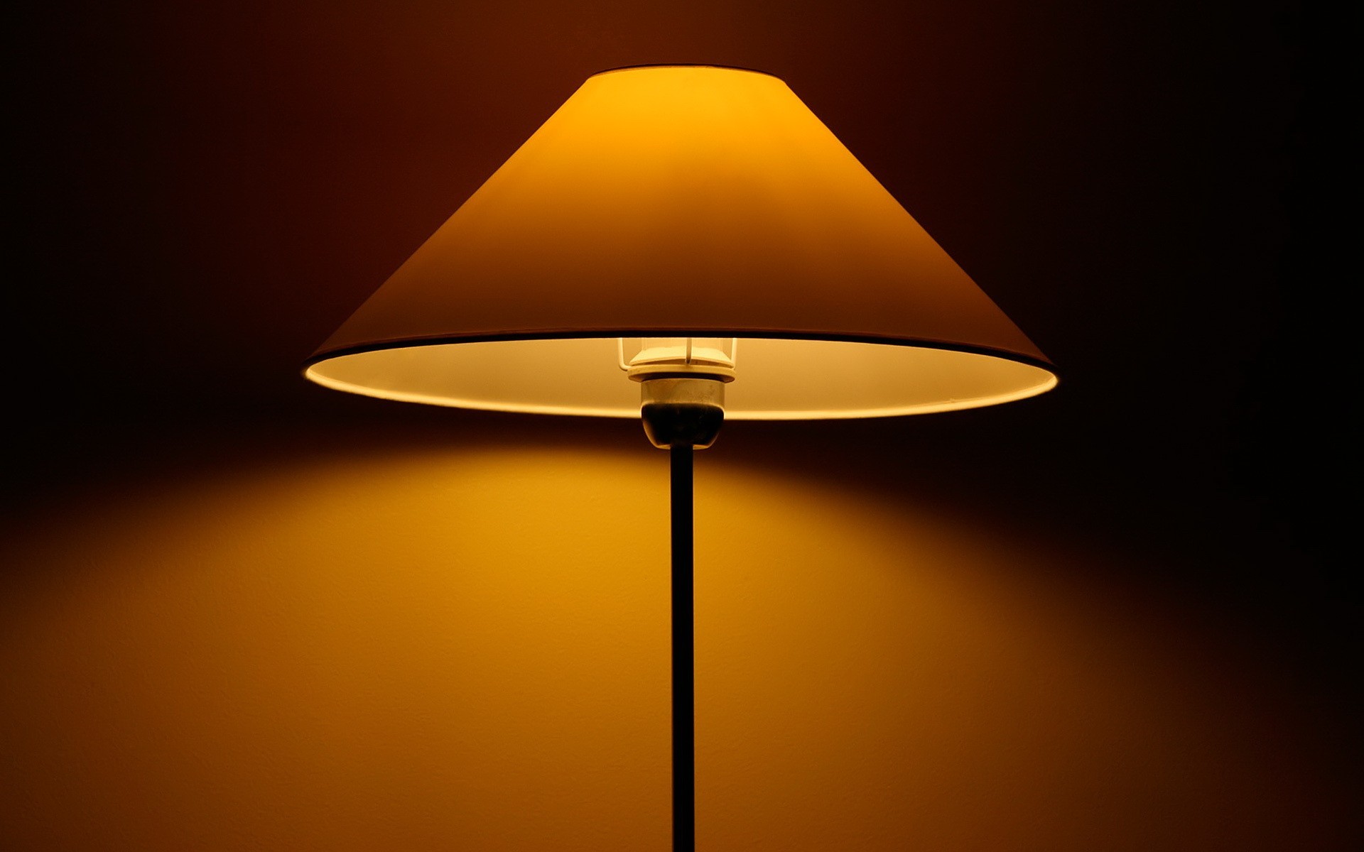 lamp light yellow