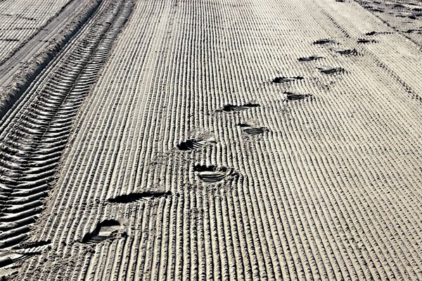 Footprints on the border strip