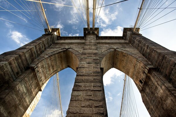 Cielo. Puente. Así que quiero subir a la luz