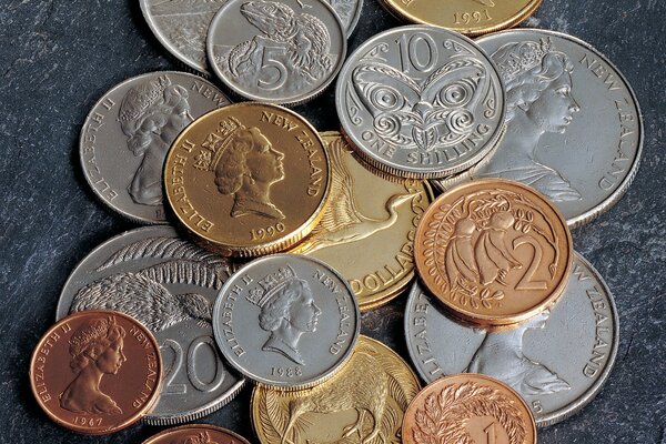Monedas de Nueva Zelanda, con la imagen de Elizabeth 2