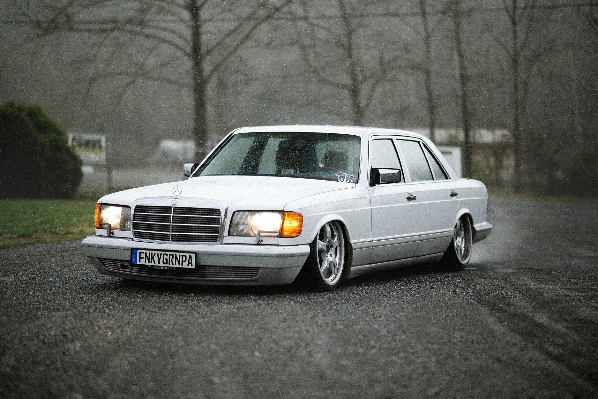 mercedes-benz w126 sel position faible mercedes exécutif blanc pluie