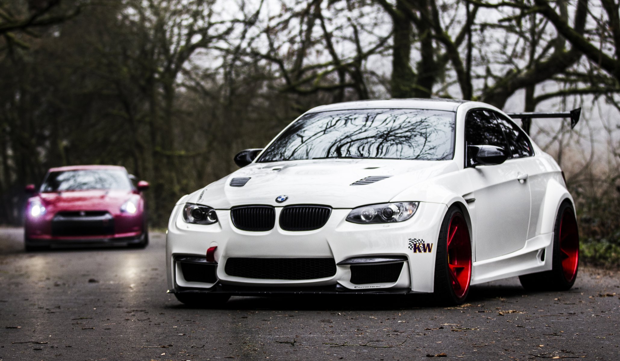 bmw e92 m3 bmw tuning biały biały felgi droga jesień