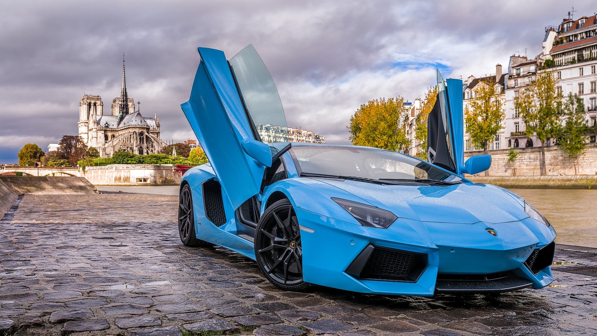 lamborghini aventador niebieski paryż