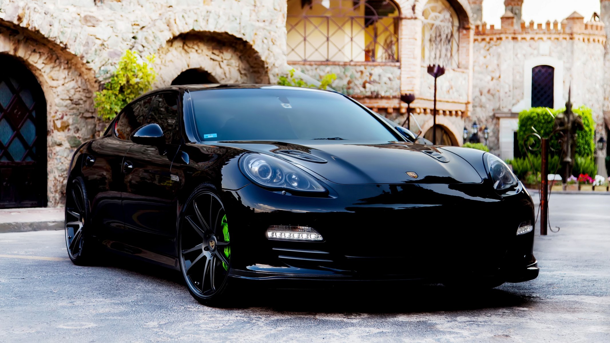 porsche panamera nero