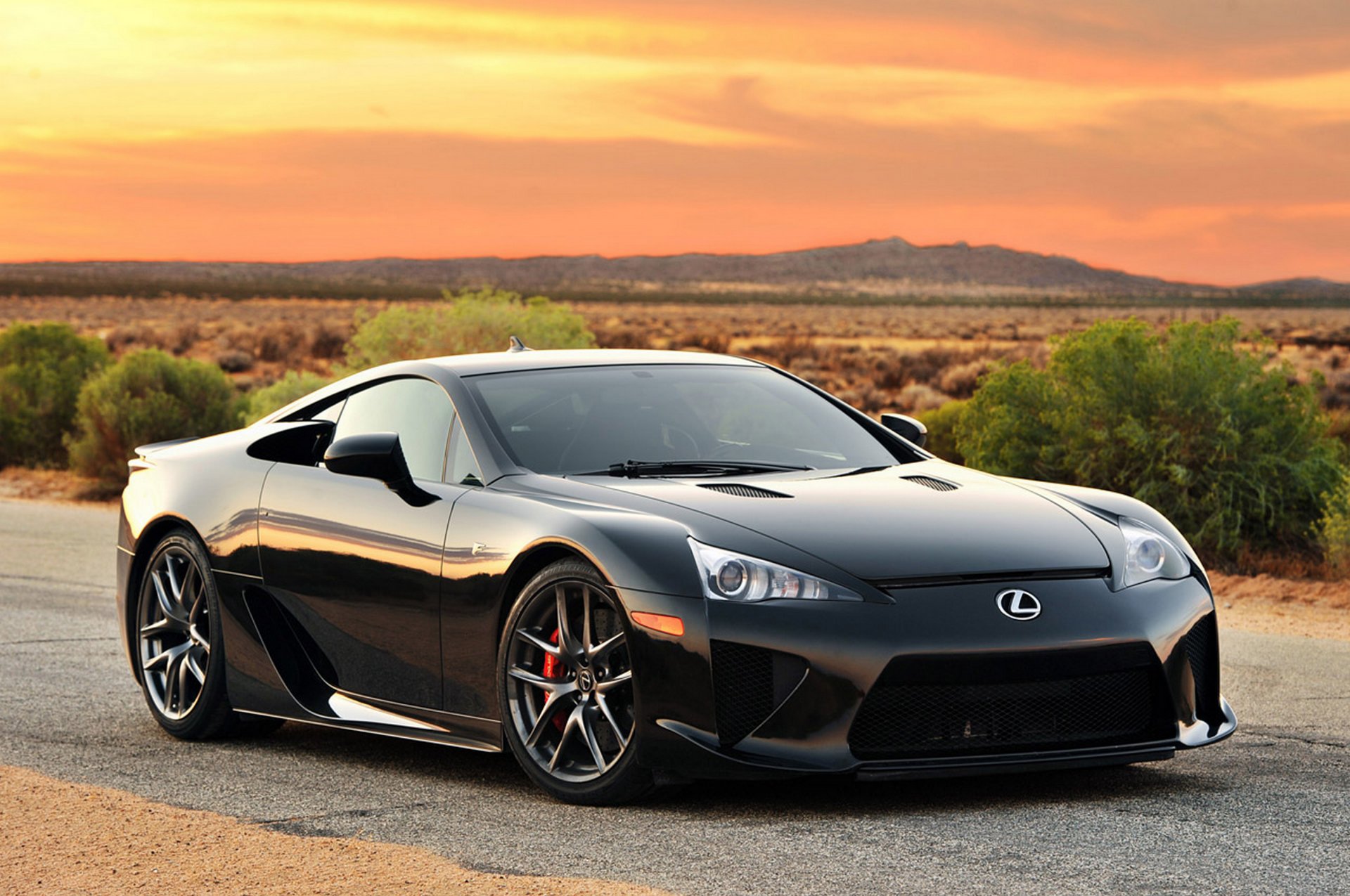 lexus lfa schwarz straße