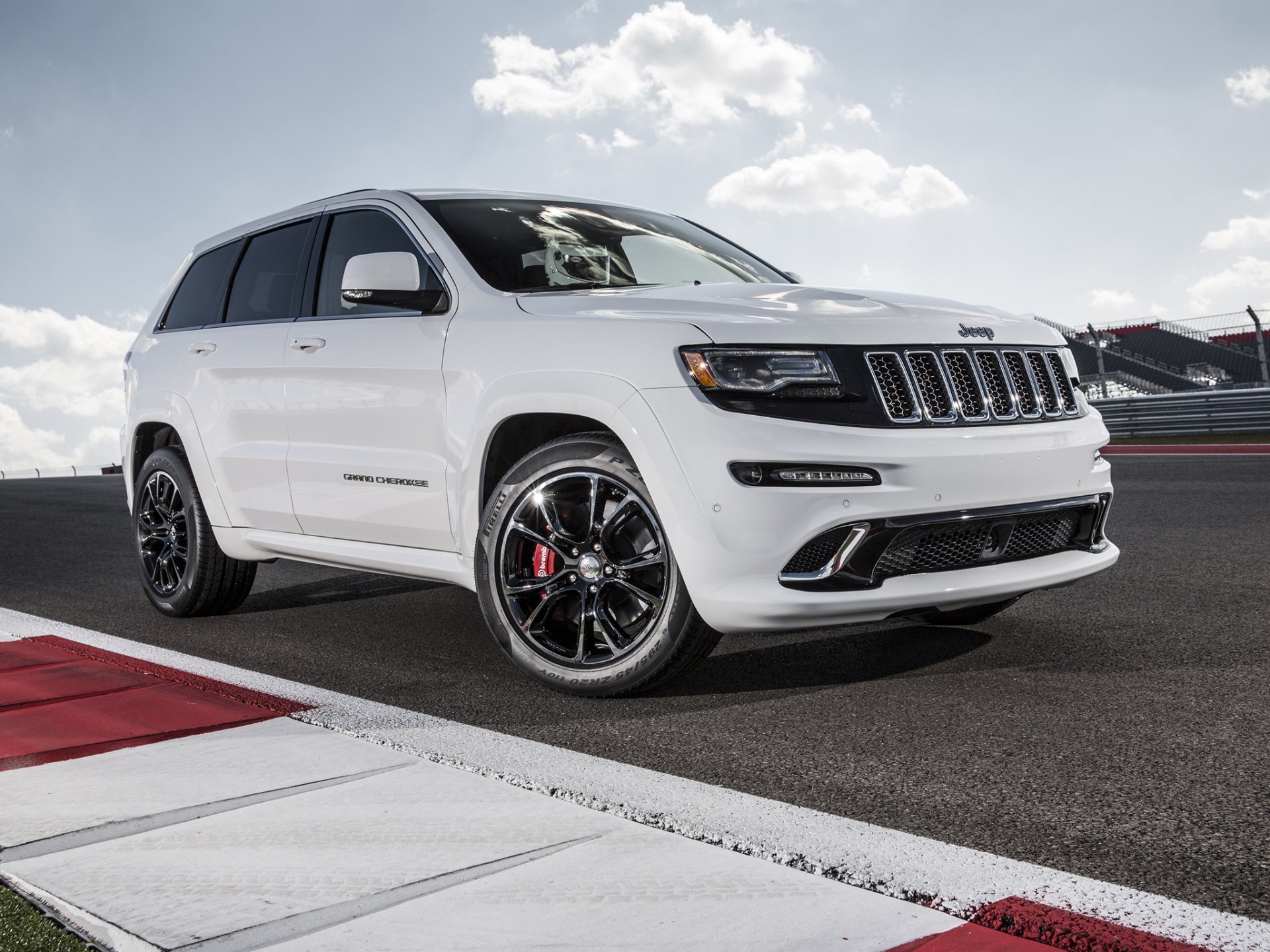 джип grand cherokee сто трасса машина белый