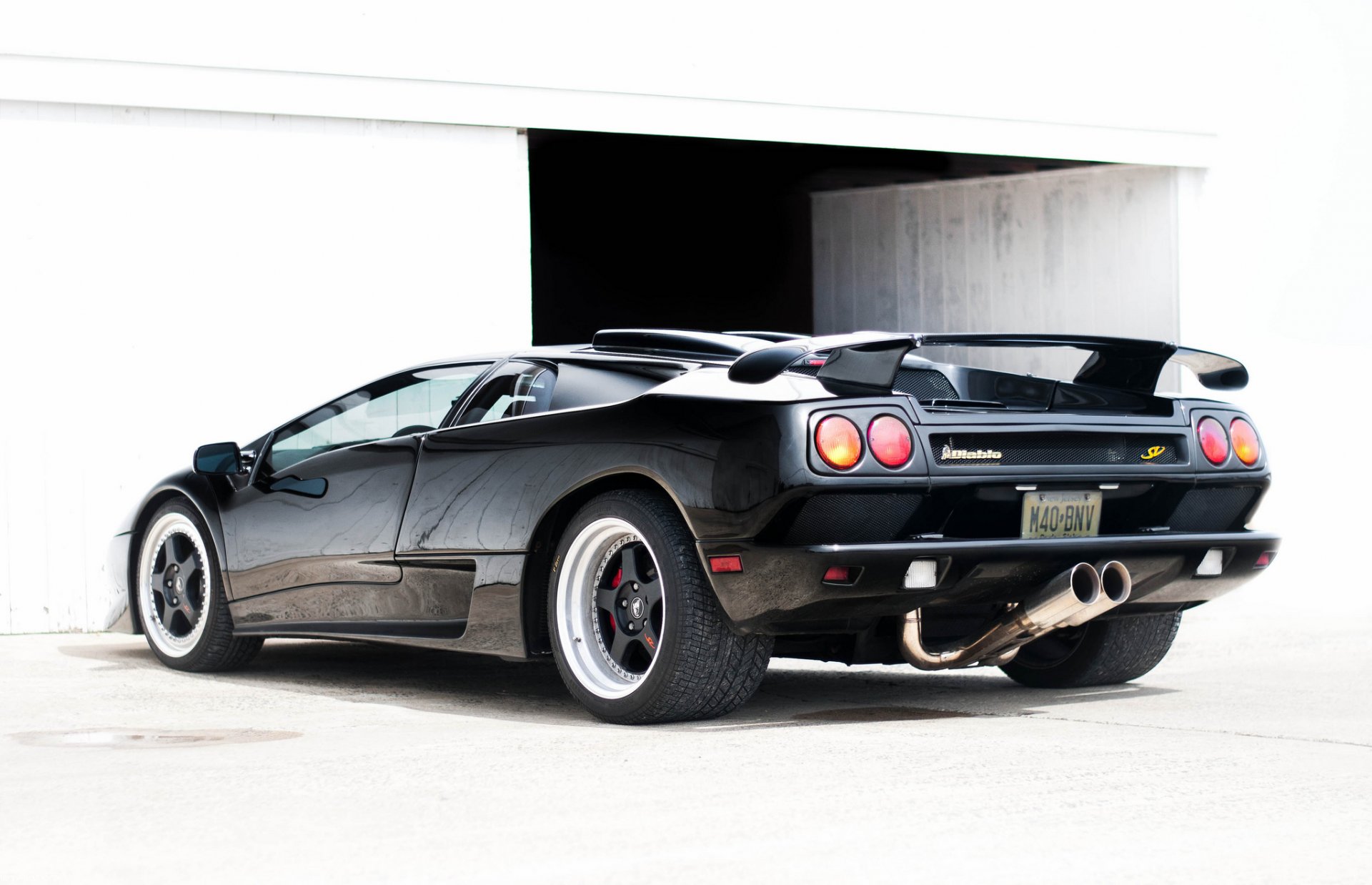 lamborghini diablo sv noir retour supercar