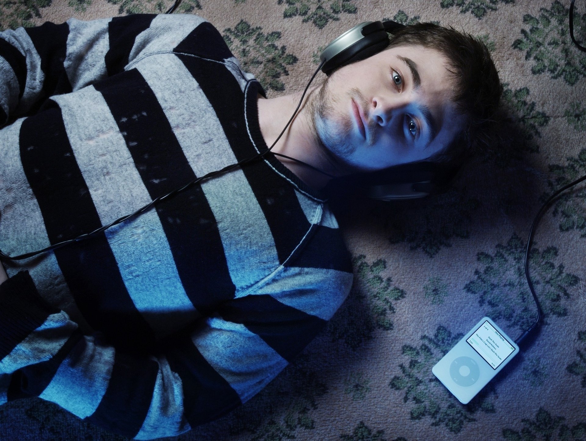 daniel radcliffe actor daniel radcliffe player headphone