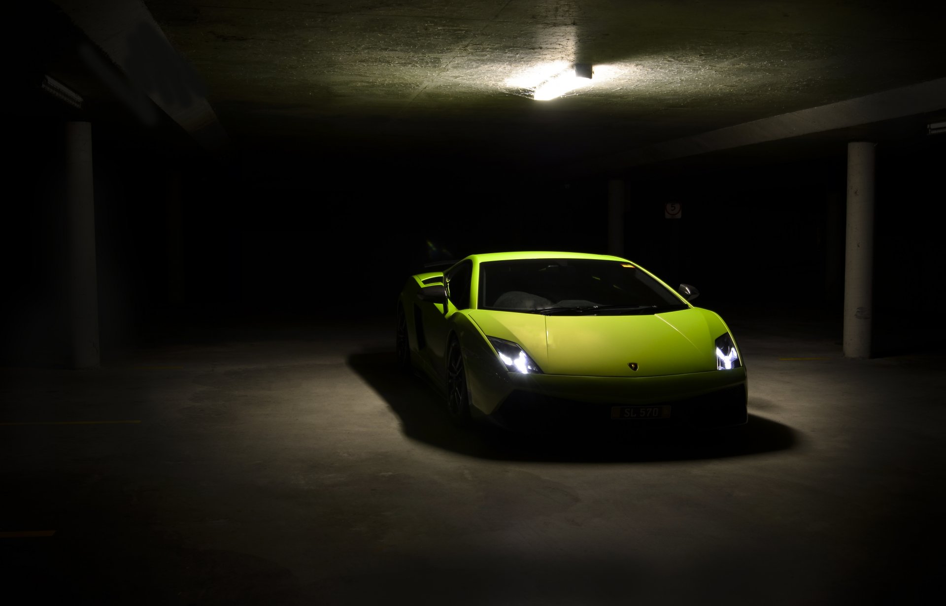 lamborghini gallardo lp570-4 superleggera green lamborghini gaillardo superleggera front view headlights parking