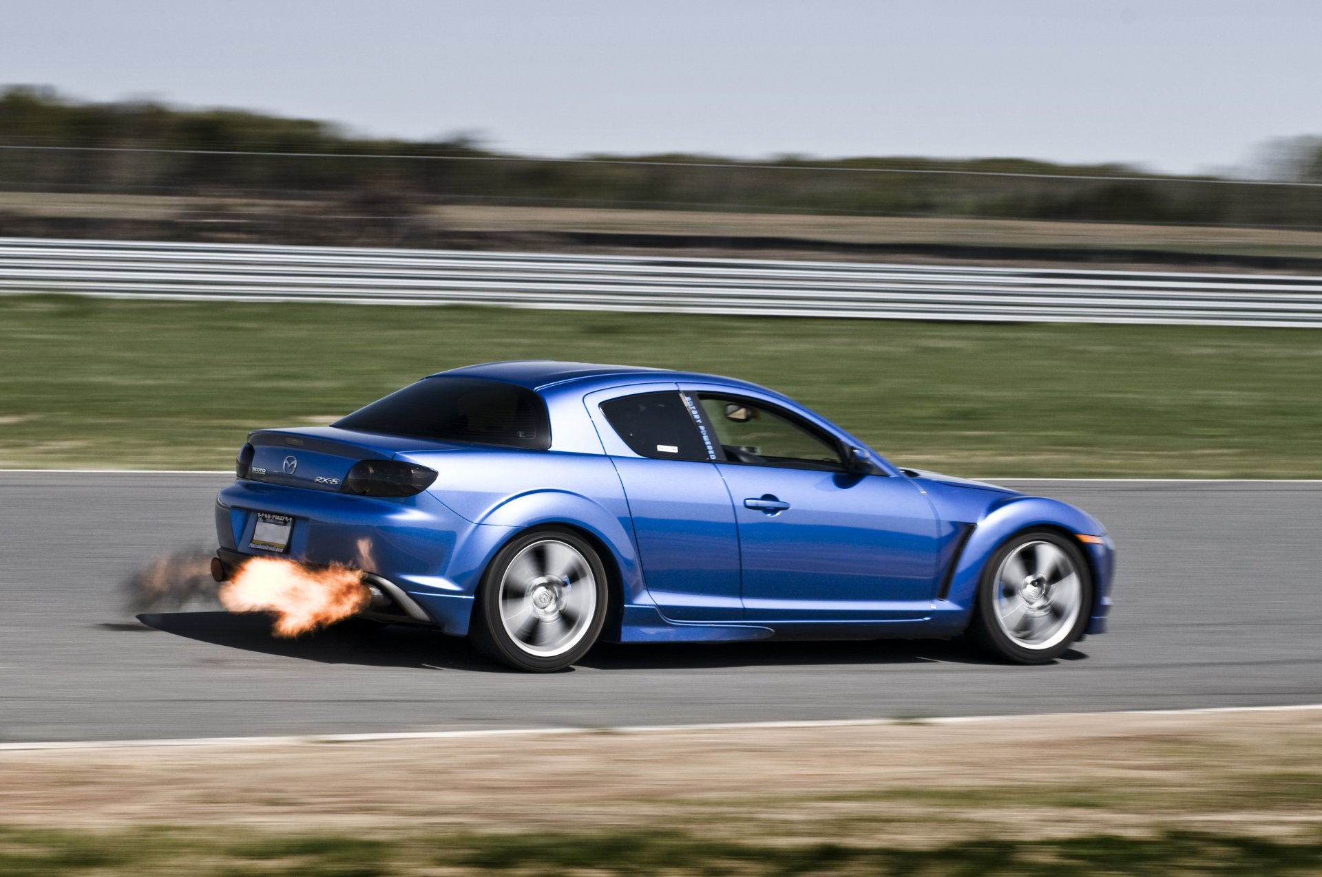 mazda rx-8 tuning niebieski płomień prędkość