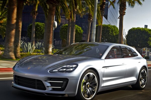 Nueva plata Porsche Parnamera