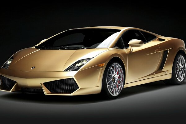 Goldener Lamborghini gallardo Sportwagen