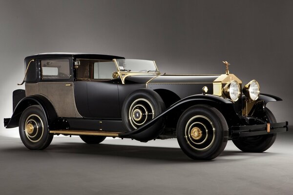 Retro rolls-royce phantom car