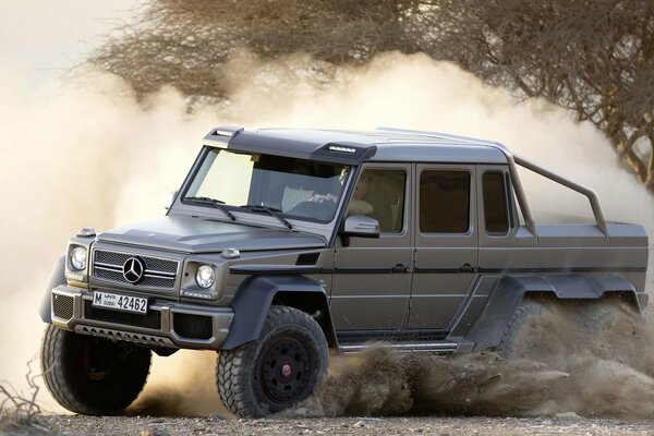 Desktop wallpapers Mercedes-benz g63 6x6 in drift