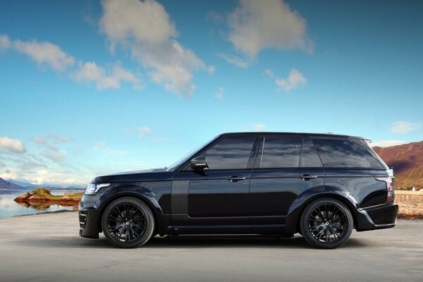 Negro sintonizado Land Rover