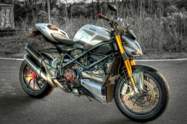 Moto ducati in tutta la sua gloria