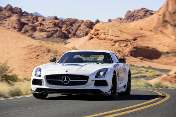 Mercedes-benz blanco coche deportivo