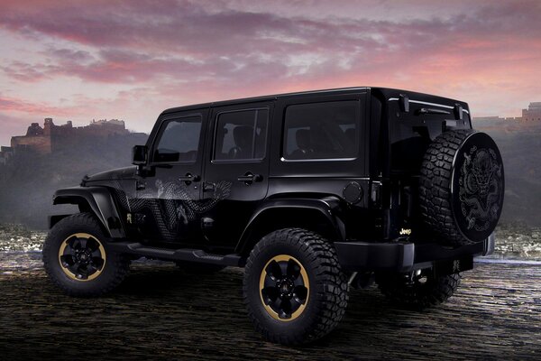 Jeep wrangler negro, vista lateral