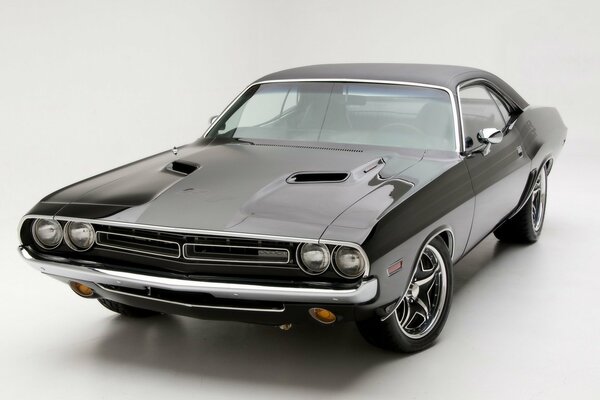 Front view of the 1971 black challenger