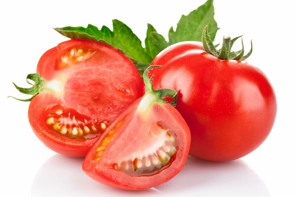 A close-up cut of a juicy tomato