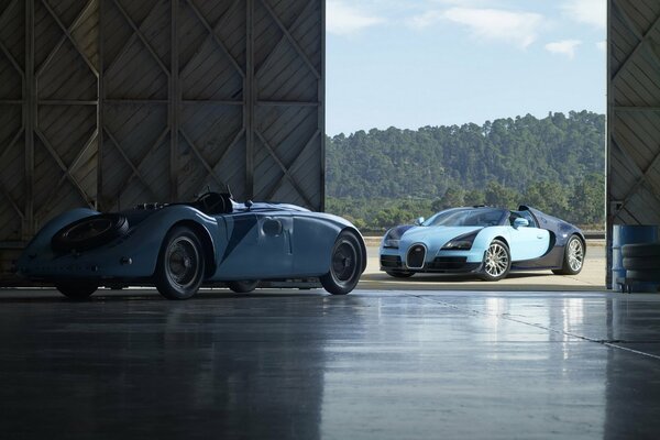 Blue Bugati vaeron sports cars